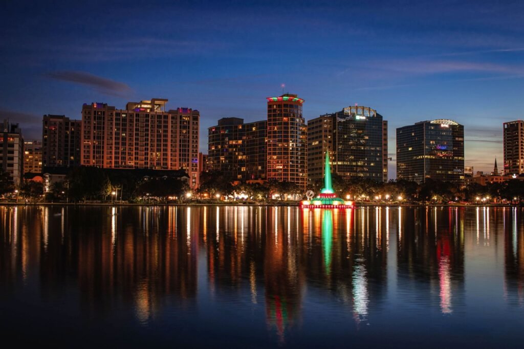 Skyline van Orlando in de schemering