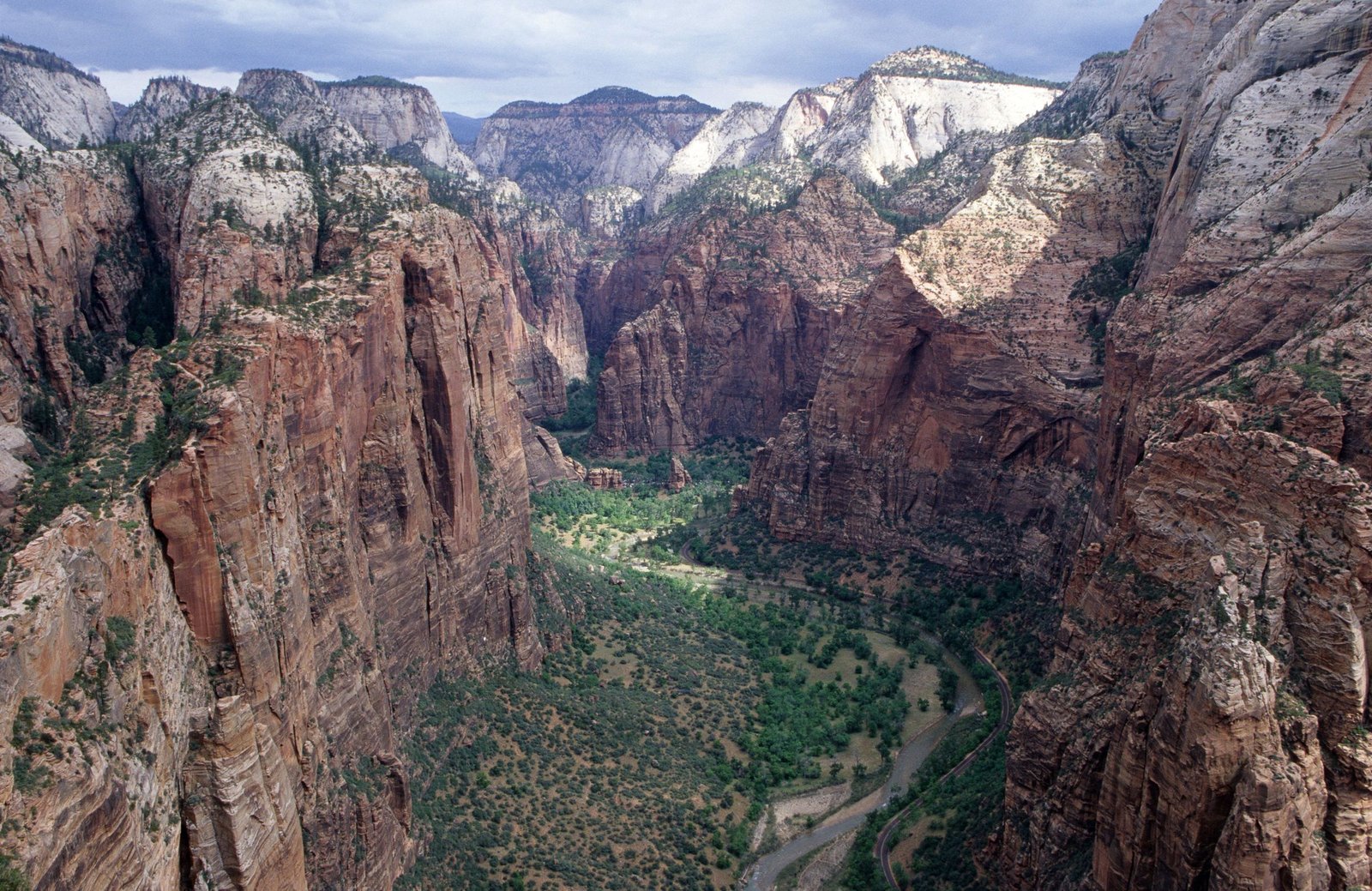 Uitzicht over de canyon van Zion National Park