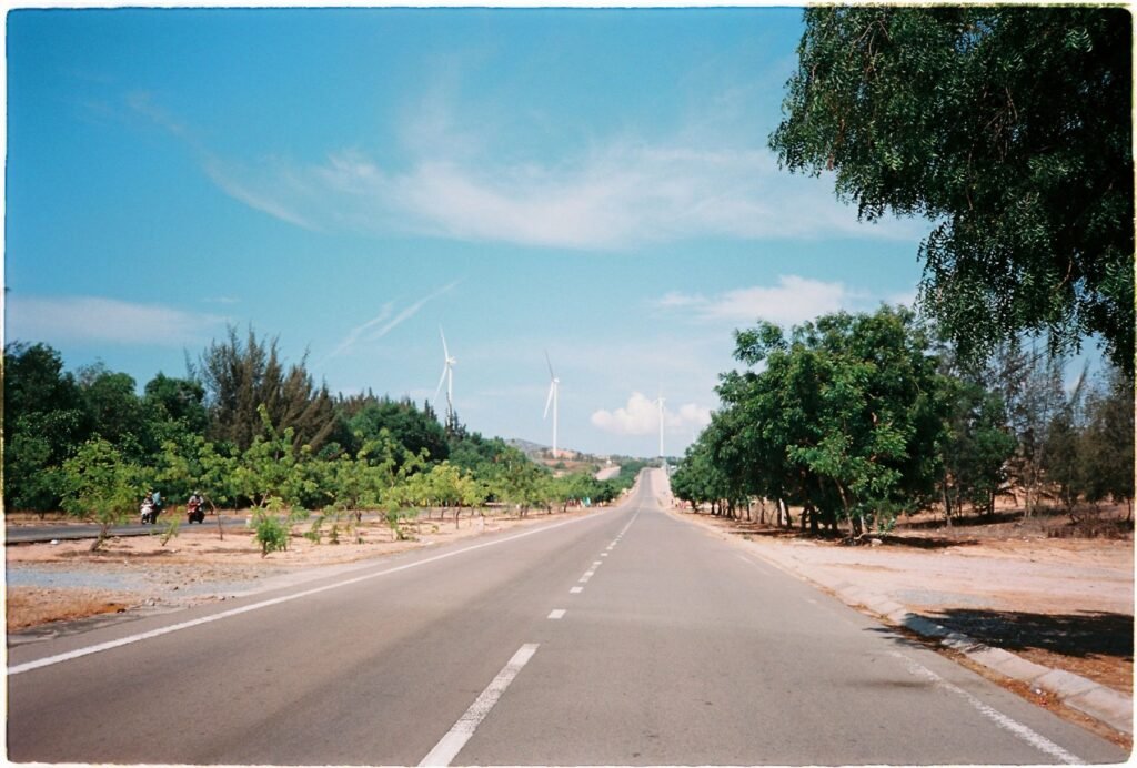 Lege weg bij Phan Thiet in Vietnam